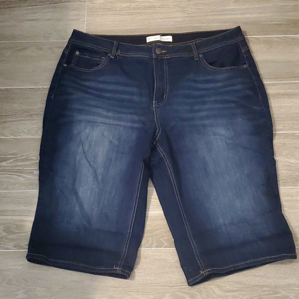 18W Jean Shorts